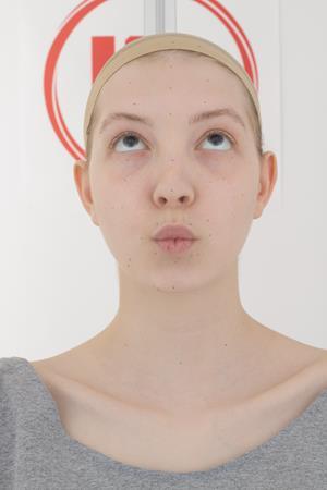 Age18-SophiaMasiello/12_Pucker-Look_Up/01_Cam01.jpg