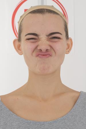 Age20-AmandaMoore/06_Face_Compression/01_Cam01.jpg