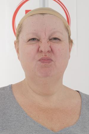 Age46-LesleyCorlett/06_Face_Compression/01_Cam01.jpg