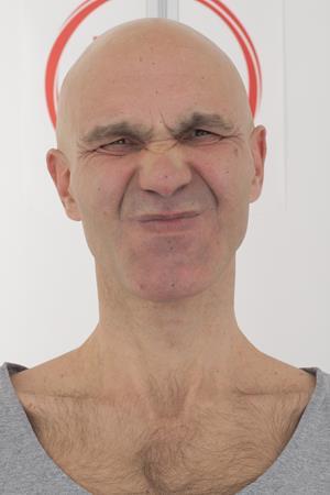 Age49-LoganWade/06_Face_Compression/01_Cam01.jpg