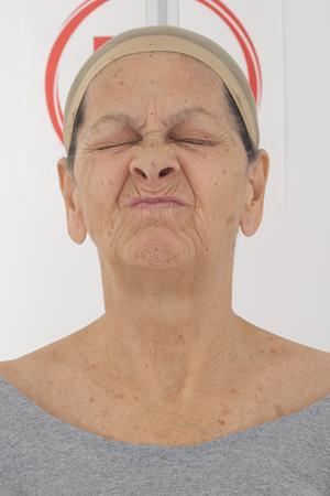 Age76-BerthaHoran/06_Face_Compression/01_Cam01.jpg